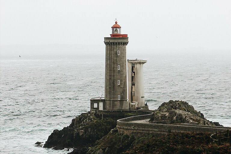 photo-of-lighthouse-on-seaside-during-daytime-3099153.jpg